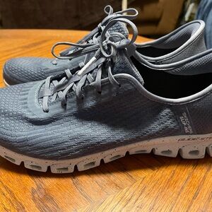 Skechers Women's Hands Free Slip-ins Glide-Step SIZE 11.  Waterproof.  NO INSERT